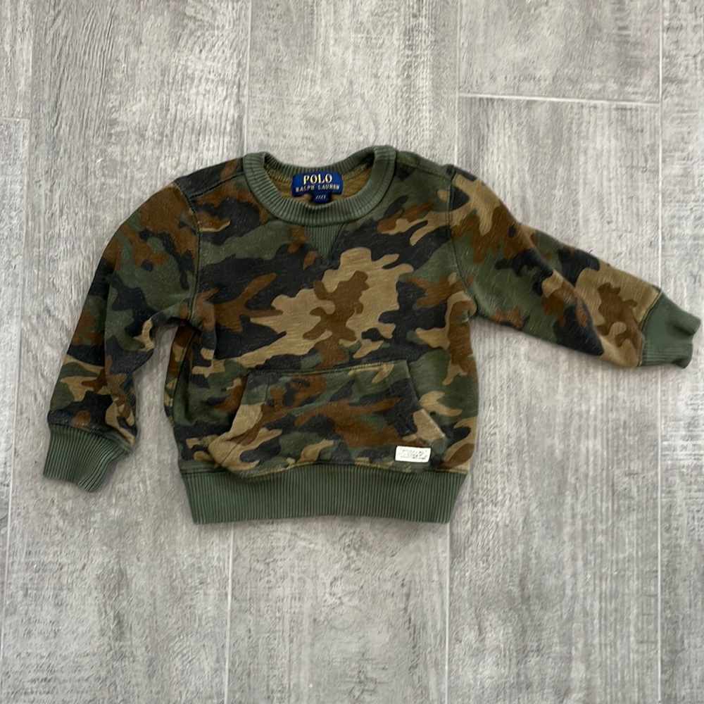 Camo Polo sweatshirt. 2t.